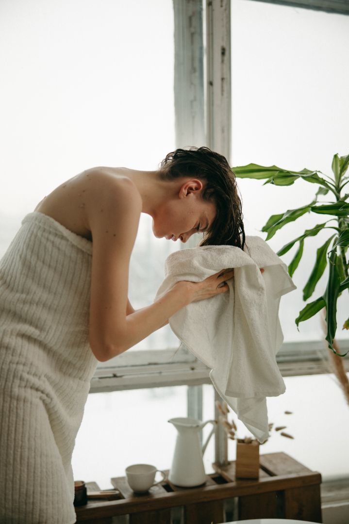 Keep Your Skin From Drying Out After Showering