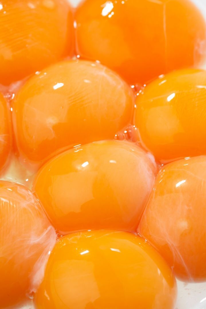egg yolks in hair