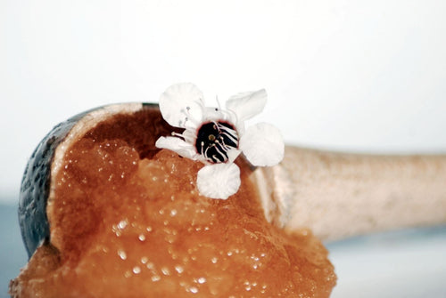 Can You Really Use Manuka Honey On Your Skin?